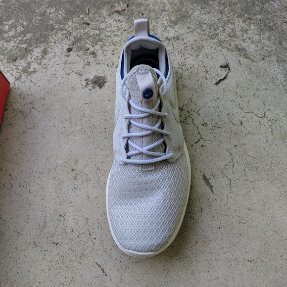 ONE LEFT Nike Roshe Two Light bone/Blue Jay/Sail - Picture 5 of 6